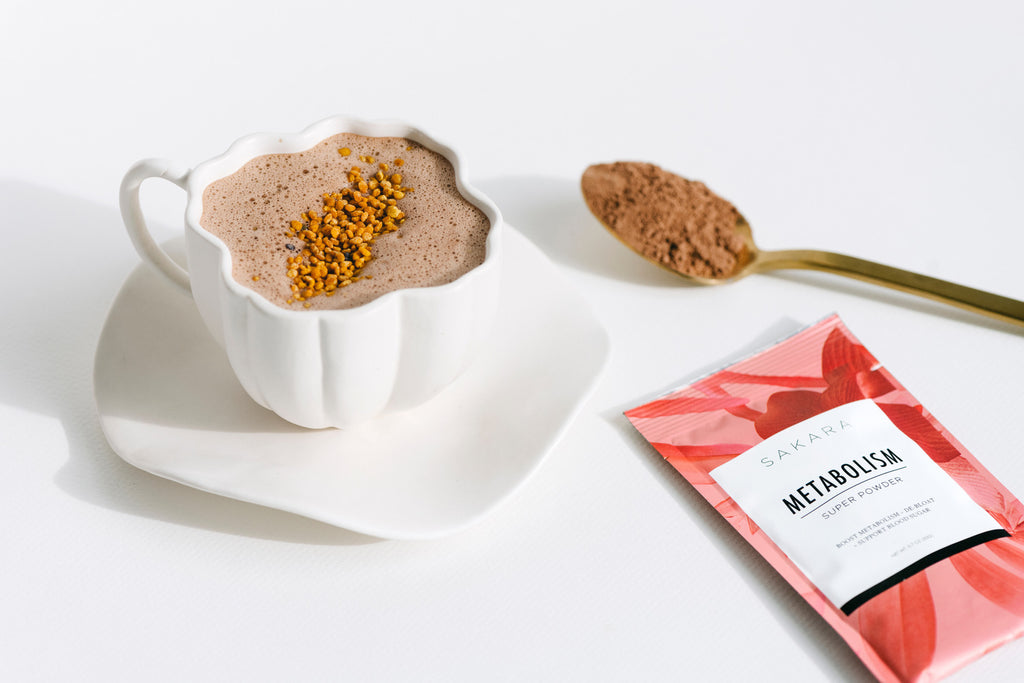 Sakara's Metabolism-Boosting Cinnamon Mocha Latte is Giving Our Mornings Life